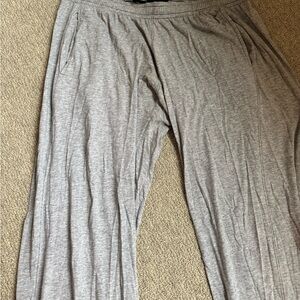 N2N.  Lounge pants / gym pants.  Very thin material.  Pants are long.